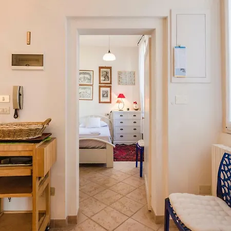 Lupari Apartment, Palazzo Storico Sotto Le Due Torri Apartament Bolonia