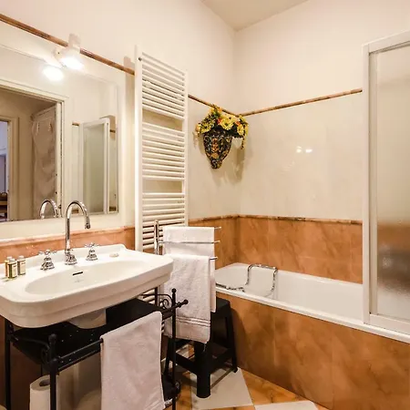 Apartament Lupari Apartment, Palazzo Storico Sotto Le Due Torri