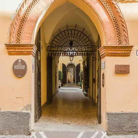 Lupari Apartment, Palazzo Storico Sotto Le Due Torri Apartament *